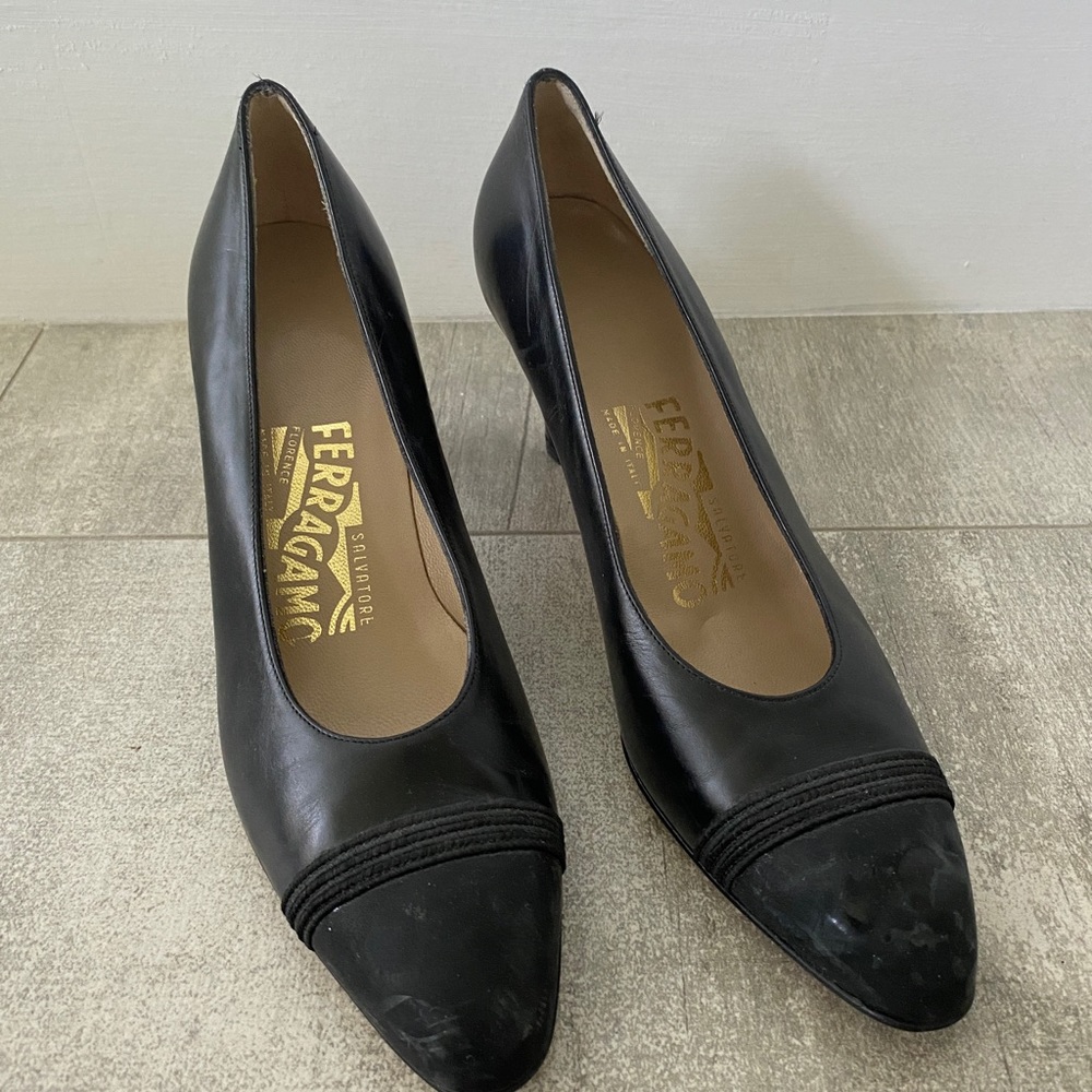 Black Salvatore ferragamo pumps narrow 7 AAA. 2.5" heel